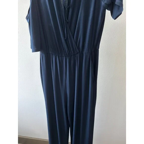 BCBGeneration Jumpsuit S Cold Shoulder Wrap Tie Resort Date Night Casual Chic - Picture 10 of 11